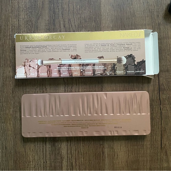 BNIB Urban Decay Naked3 Soft Pink Eyeshadow Palette - Picture 4 of 5